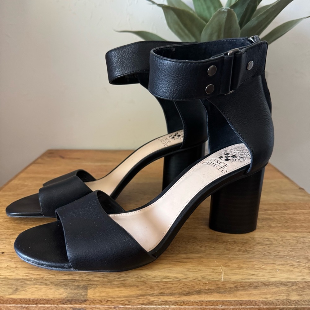 Vince Camuto Jannali Sandals Women’s Size 7.5
